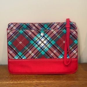 ✨sold✨ Lands’ End Plaid Wristlet